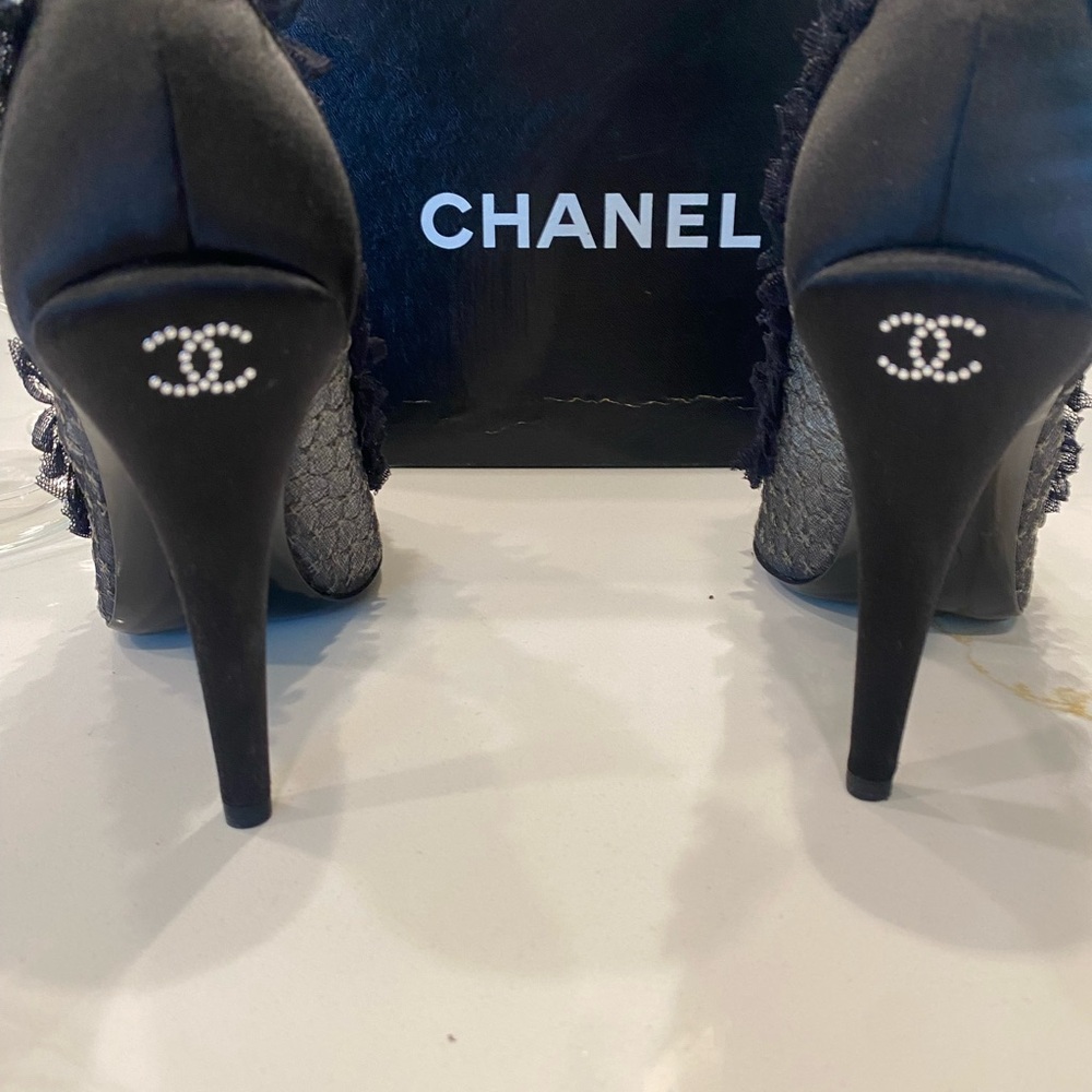 CHANEL Black Heels with Logo Detail